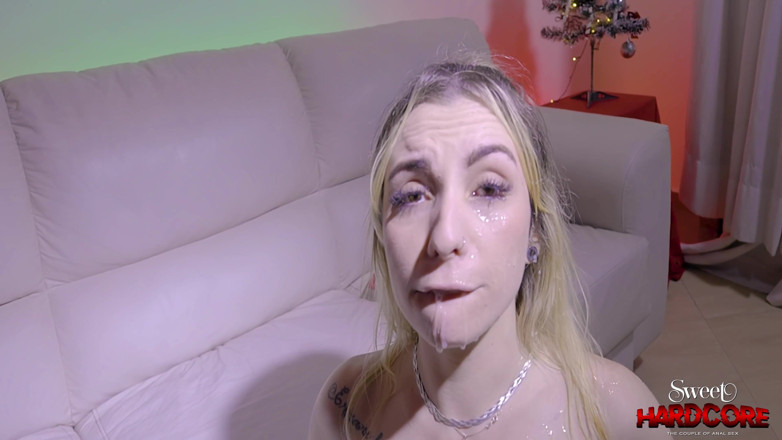 Nasty couples studio: Święty Mikołaj otrzymuje wspaniały prezent: piękną dziewczynę dla niego, aby...