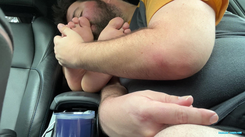 Ticklish Chubs: Snyft Nemo Worships the Driver