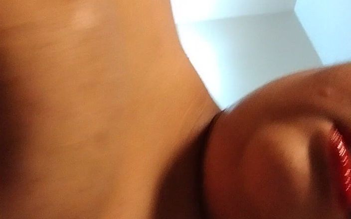 Jessica pigslut: Mostrando meus peitões