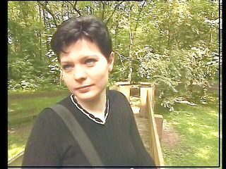 Lucky Cooch: Kurzhaariges küken mit dicken titten zeigt ihren sexy körper beim...