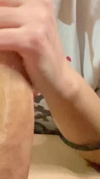 Deepthroat yang kucap kali pertama, menelan banyak air mani, pancutan besar di dalam kereta!!