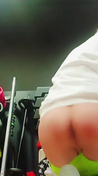 Sexy Boy Is Very Daring in the Gym Showing His Body