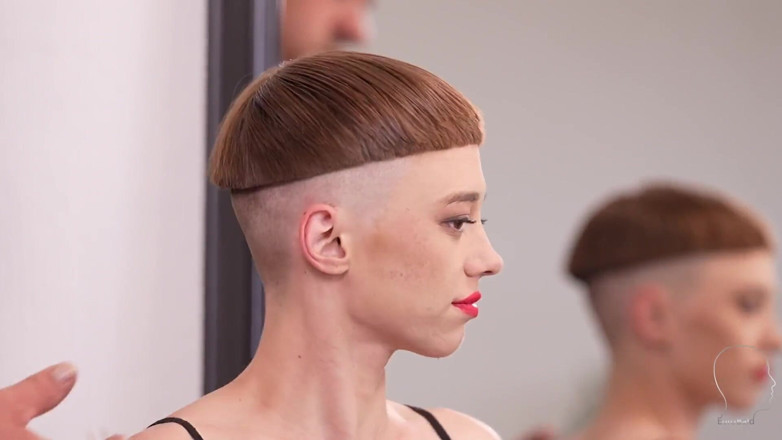 Euro Bald: Moniqe