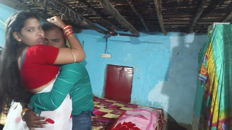 Sona bhabhi: Sexy indická Desi Bhabhi romantika a líbací scény a ošukaná...