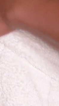 Cewek semok kulit hitam ini lagi asik nyepong kontol dan memeknya dientot habis-habisan sampai matanya merem melek