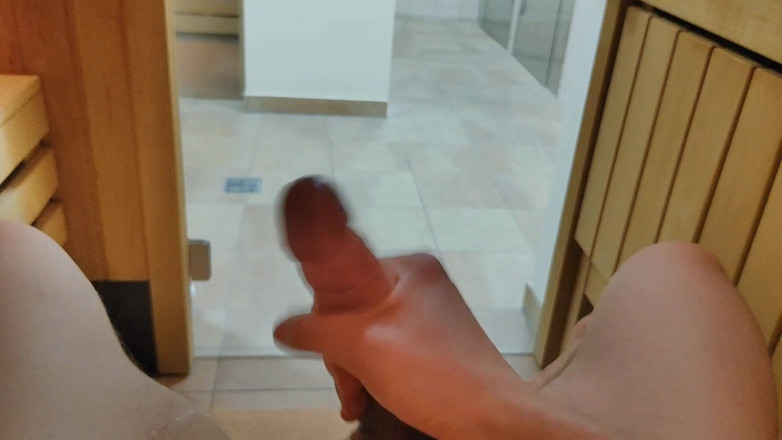 Bayer911: Băiat tânăr alb în aer liber și saună ejaculează