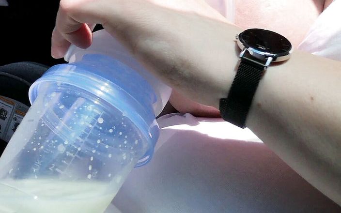 Lily Lacto: Pompowanie moich piersi mlecznych pustych w samochodzie