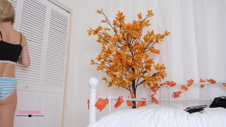 Destination Kat: Masturbation magique, culotte