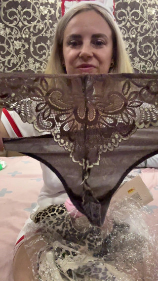 LarisaCum: I Show My Underwear!