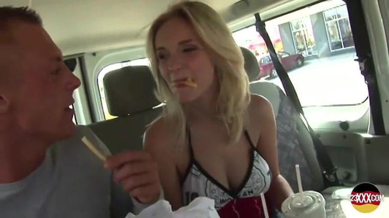 123XXX - 100% Amateurs: Tato fantastická blonďatá kočička je připravena úplně být ošukána