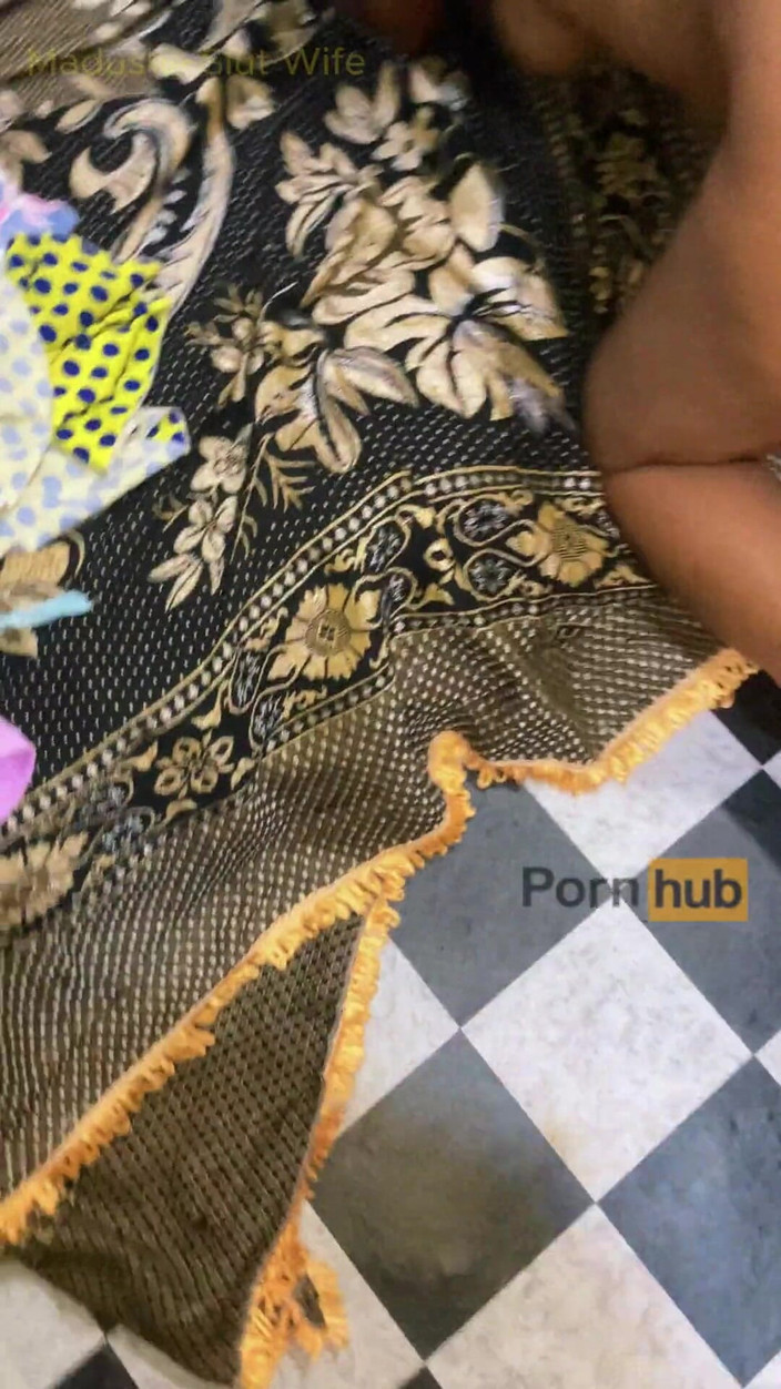 Tiyana: Nabour berkongkek keras jauh ke dalam dubur dan mengisi semua...