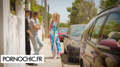 Pornochic: Linda e le due vicine