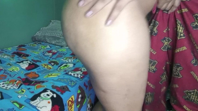 BigassMILF40: Ibu tiri nakal selingkuh sambil fingering dan nyepong kontol pacarnya