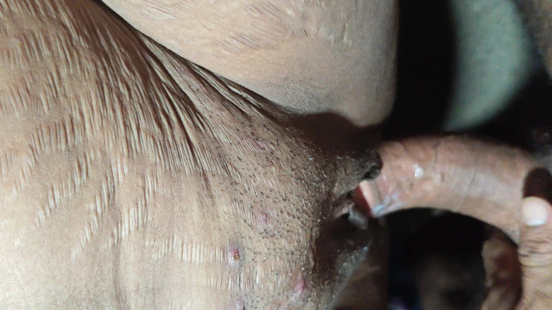 Village sexy couple Video: Индийская горячая красивая сводная сестра трахает тугую киску XXX, индийская симпатичная девушка тугая киска хинди трахает XXX