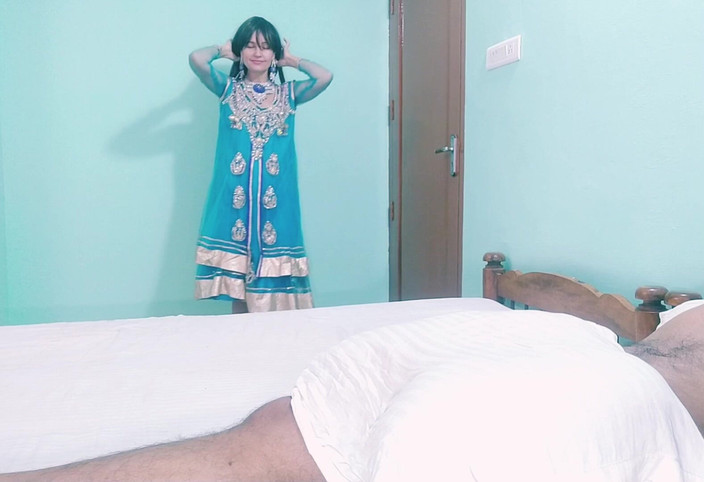 Bolly Karma: Romantische sletvrouw casting in hete kortfilm