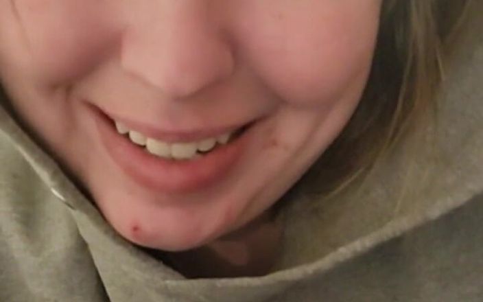 KinkyKatie: Odio cancelarlo pero la princesa se siente completamente horrible esta...