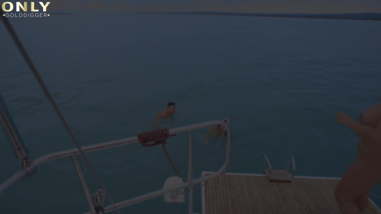 Only3x: Vollbusige honey Demon &amp;kesha Ortega super dreier im boot