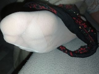 Sekretny666: Bas, footjob et éjaculation sur la chatte