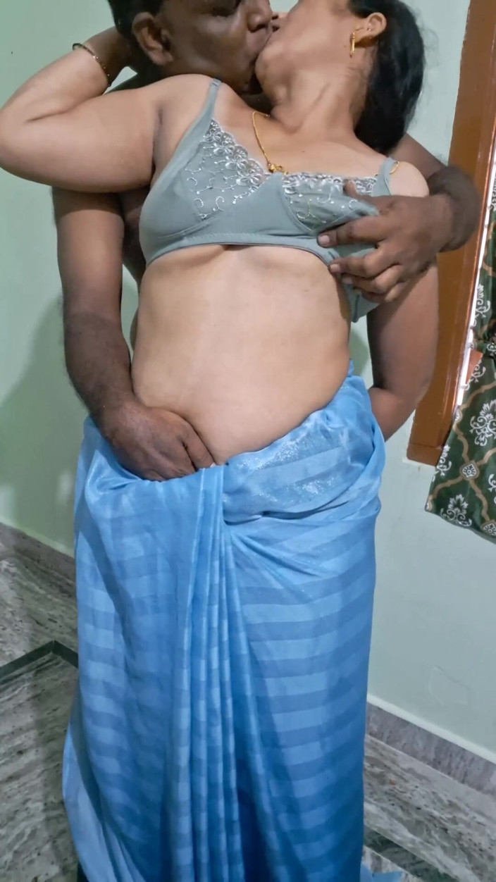 Sexy sindu: Baciare una coppia bollente