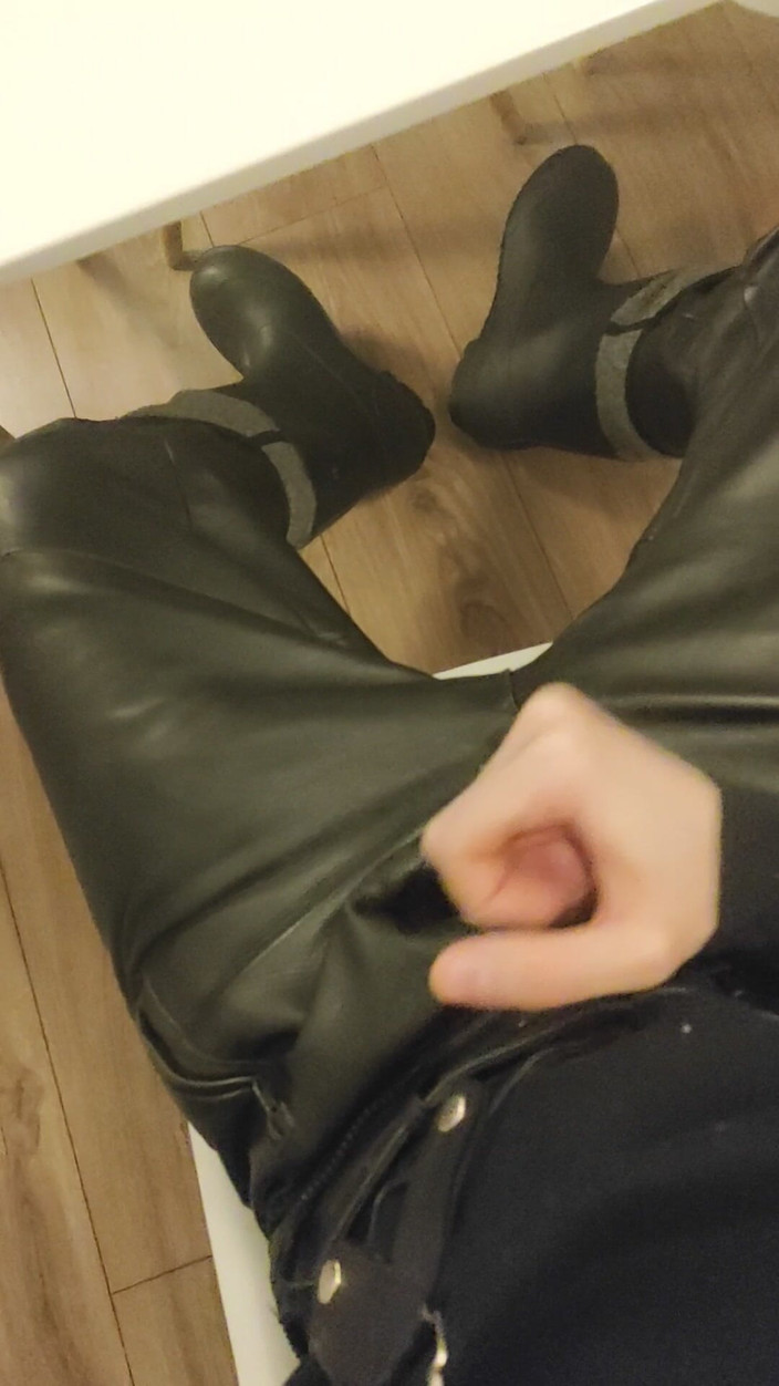 Gayfucker25: Gay Army Men Fuck. I'm in Rubber Boots and Leather...