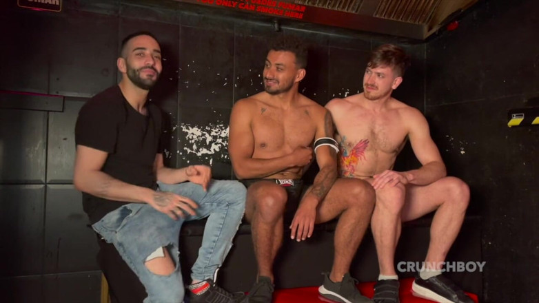 Bareback story at the attack cruising Madrid: FENIX ART benutzt rohen heterosexuellen jungen, neugierig