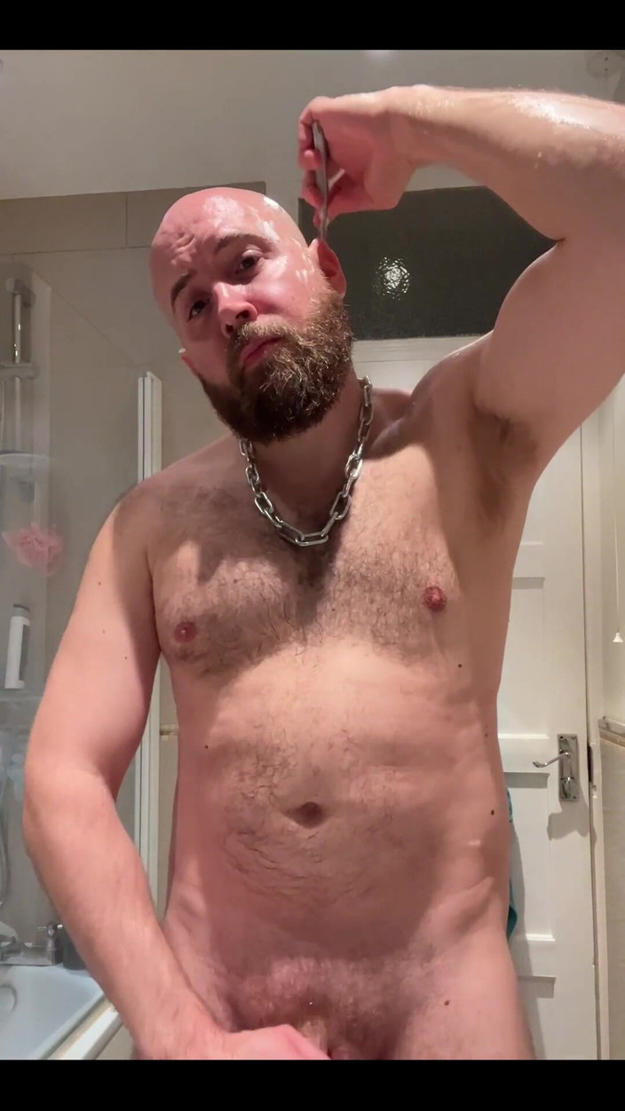 joeydphoenix: Tôi đã tận hưởng bản thân cạo lông đầu của mình!