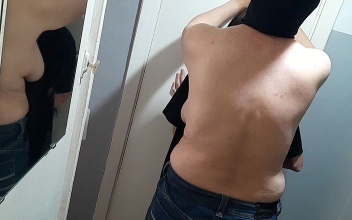 Lesbian-candys: レズビアンのガールフレンドのセックスに自慰行為をします