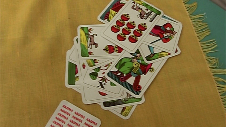 Cock Fest: Немецкую красотку с маленькими сиськами с волосами блондинки брызгали ее ступни спермой