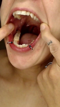 Grote mondtour met piercings