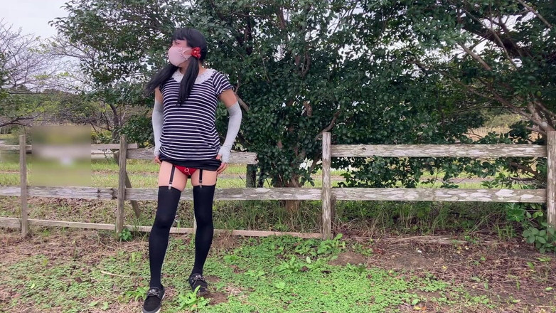 megu2002: Exposée dans des promenades dans un parc et sur des...