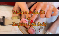 Mistress Dona Kit: Císařovna Bella Sadic ukazuje své nové pantofle paní Kit