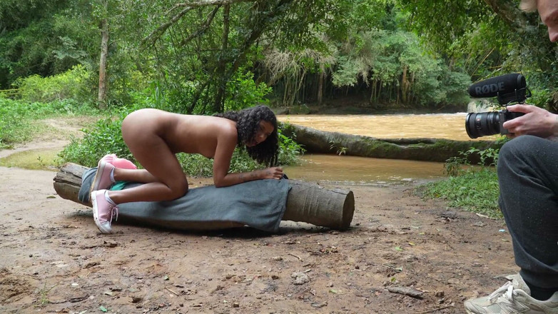 Erika Korti Studio: Slave Nathy Behind the Scenes