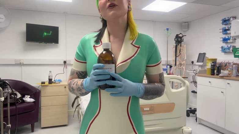 Bigtiddygoth: Klinik jururawat Ruby Gooner