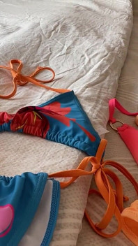Bikini Anprobe Für Den Urlaub
