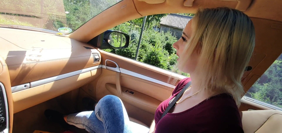 Stella Cinderella: Blow job for driving home is he taking advantage of...