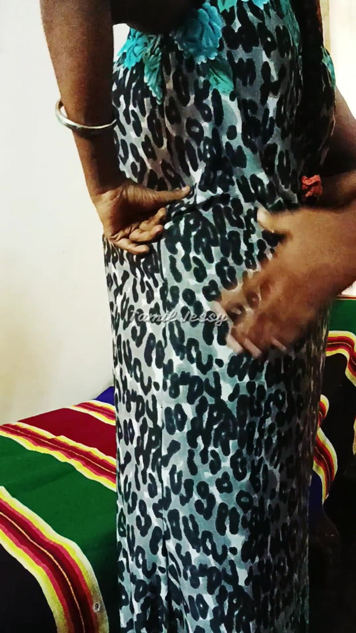 Tamil Jessy: Freund Überraschungsbesuch