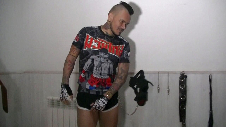 HUMLIATION AND SPANKING PORN: Twink z Francji upokarza w fetyszu Pablo Bravo