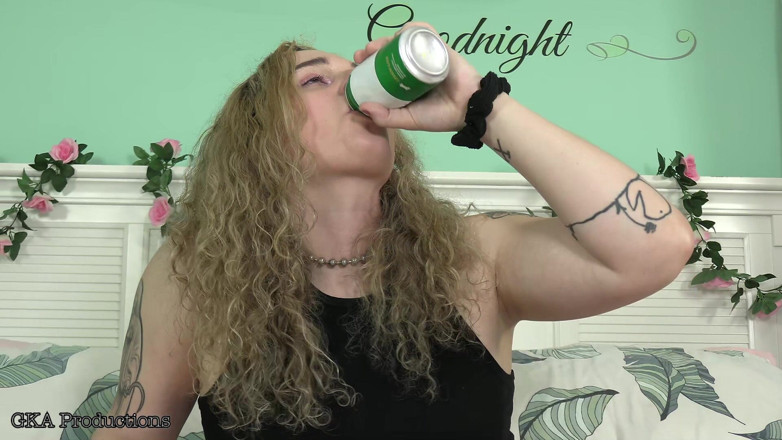Ginary's Kinky Productions: Nancy Thompson'ın geğirme azdırma - baskın gassy play