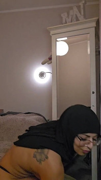 Blowing My Dildo While I Say Naughty Things Mia Niqab