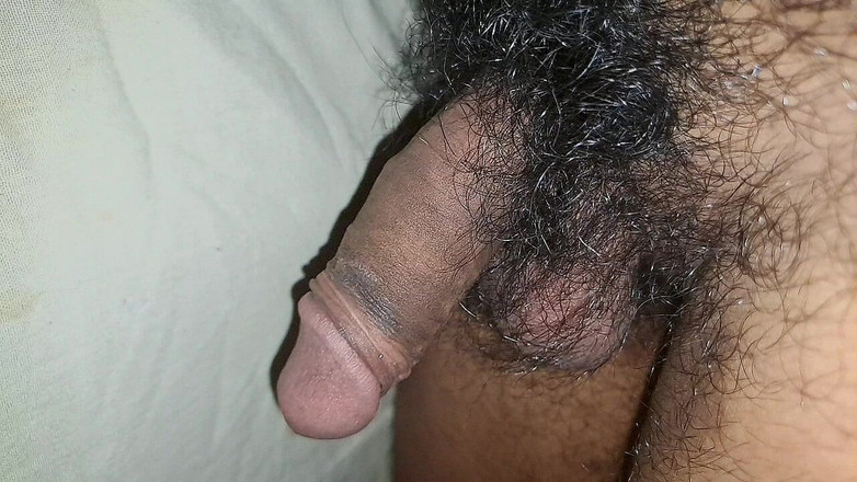 Desi_Porn_India: Молодой индийский паренек показывает свой большой хуй, часть - 2.