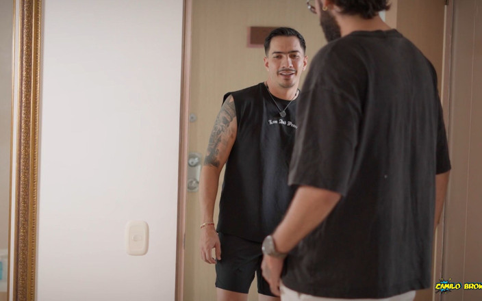 Camilo Brown: Sai lầm hàng xóm! Anh chàng nhút nhát đút sâu vào...