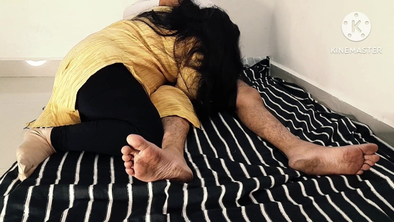 Salmaan001: Indiana madrasta pegou seu enteado brincando com um pau