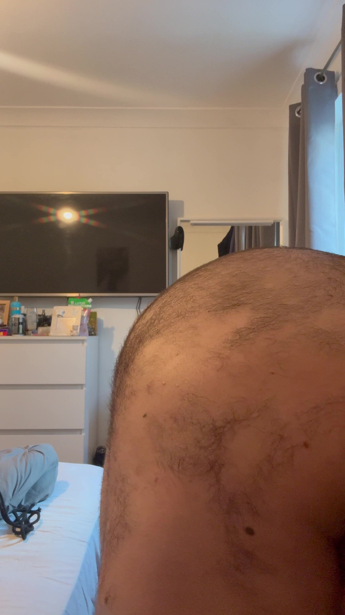 Shaun Cbt: कपड़ों के नीचे लंड और अंटे बांधना