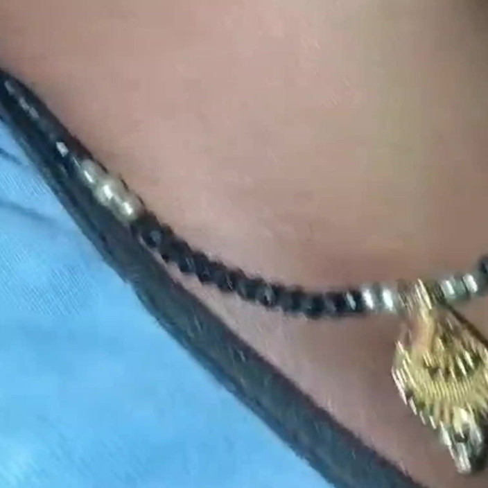 IndianVibeX: Meine stiefschwester steckte eine flasche sprite in ihre muschi und...