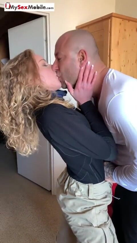 MySexMobile: French blonde Angel Emily sextape from winter holiday
