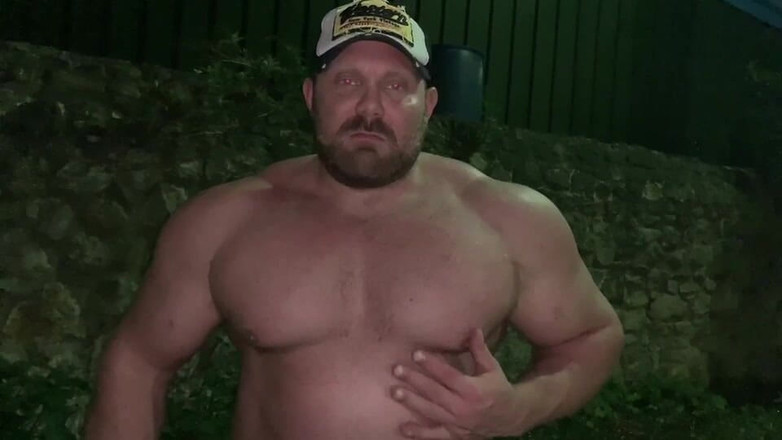 Jack stacked: 在停车场锻炼后