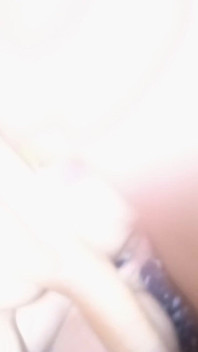 Der nachbar zieht seinen schwanz raus, um ihm einen blowjob zu geben
