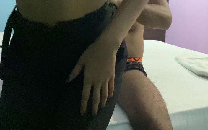 Sexy babe xxx: Kayınbiraderi yengeyi yatağa attı ve amını sikti