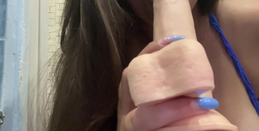 Lux Eva: Eu chupo seu pau suculento