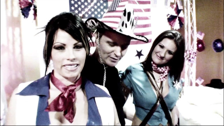 Group Sex Stories: Due cowgirl sexy sono stati sbattuti da due cowgiboy cazzi